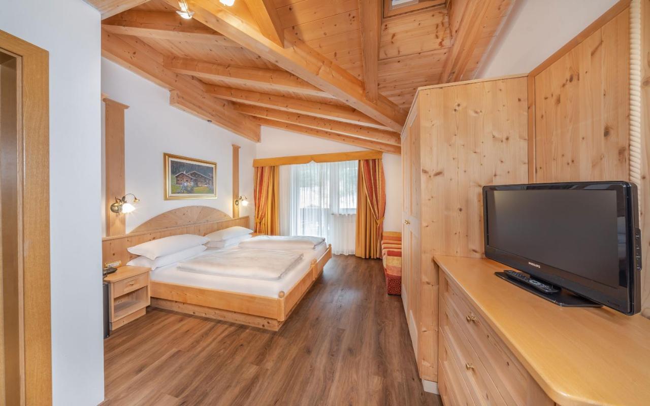 Hotel Rodella Selva di Val Gardena Luaran gambar