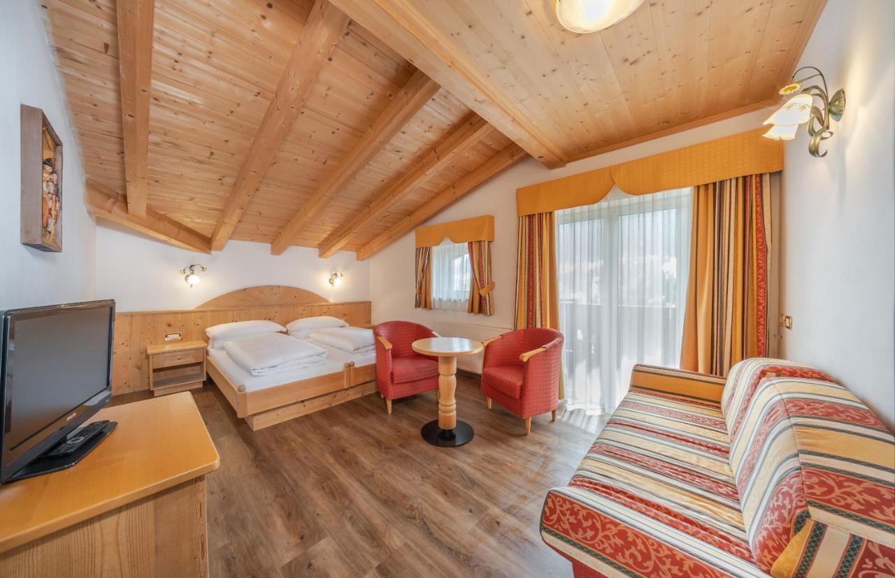 Hotel Rodella Selva di Val Gardena Luaran gambar