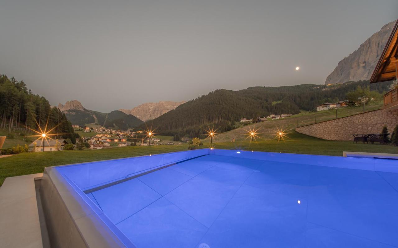 Hotel Rodella Selva di Val Gardena Luaran gambar